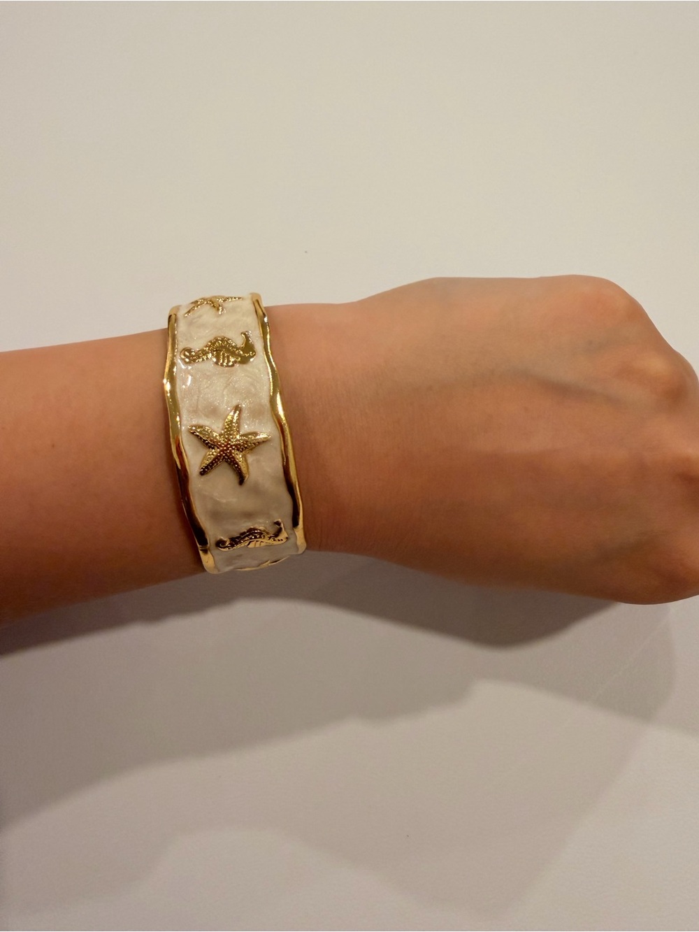 White and Gold Sea Motif Cuff Bracelet - Picture 6 of 7